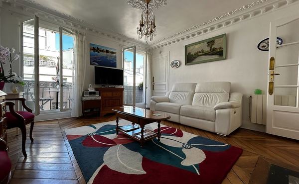 Salon de l'appartement exemple